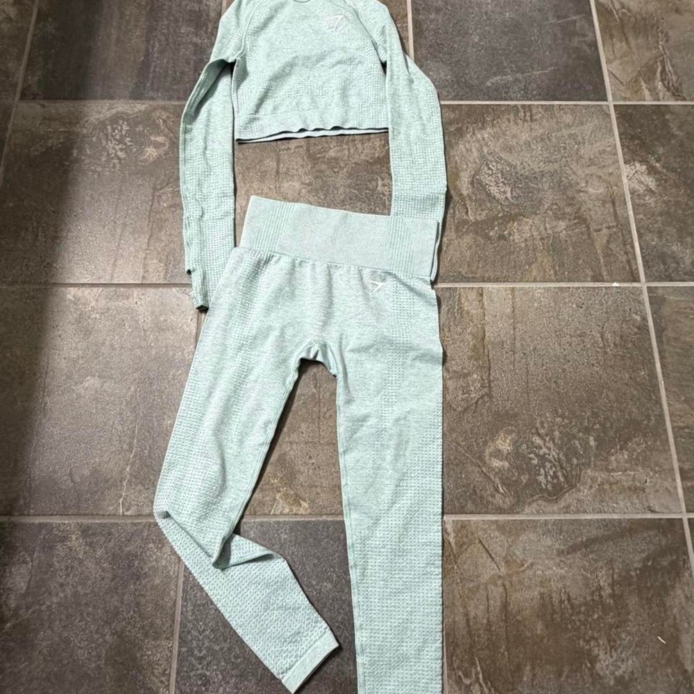 Gymshark Vital Seamless Set XS Sage Green Long Sleeve Crop Top & Leggings